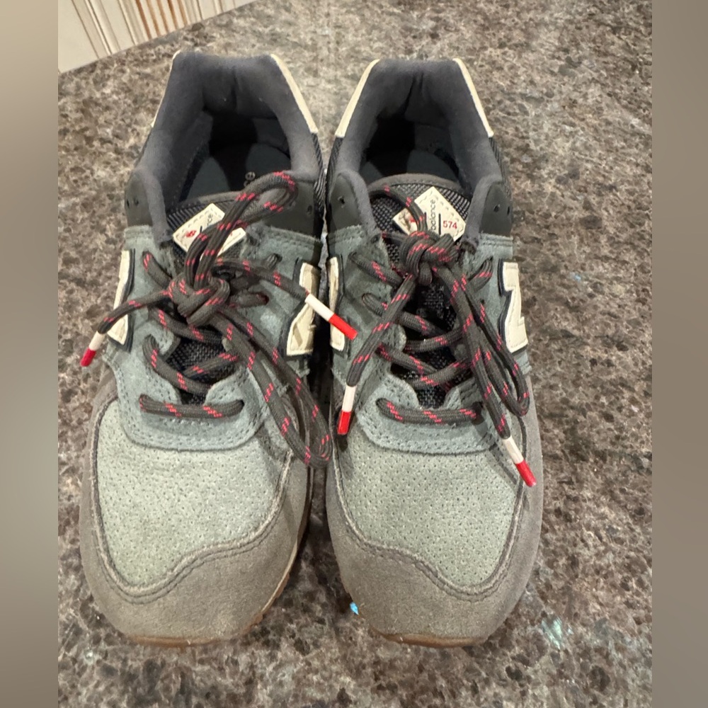 New Balance Green and Red Sneakers - Picture 2 of 7